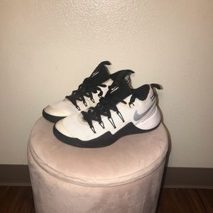 UNISEX NIKE BASKETBALL SHOES